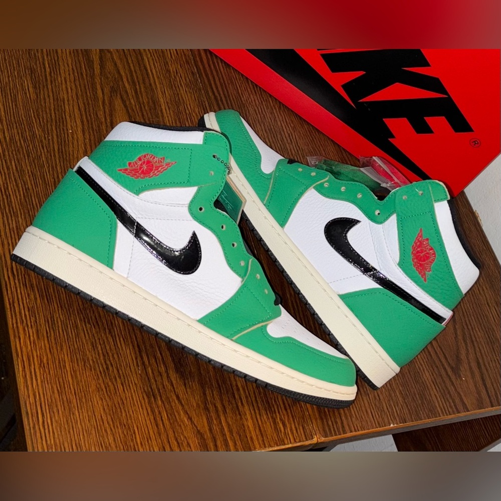 Nike Air Jordan 1 High OG Lucky Green